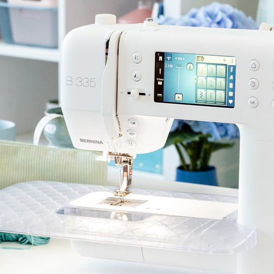 BERNINA 325 - 小さいけれど大きなミシン - BERNINA